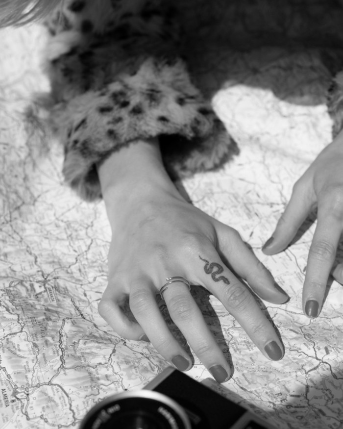 Inel spiralat din aur alb cu diamant | LECARRE