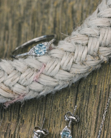 Ocean II Ring aus Weißgold, Topas und Diamanten | LECARRE