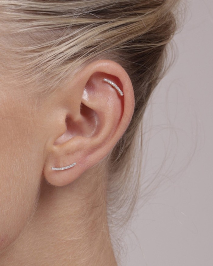 Boucles d'oreilles barrettes en or incurvées serties de diamants | LECARRE