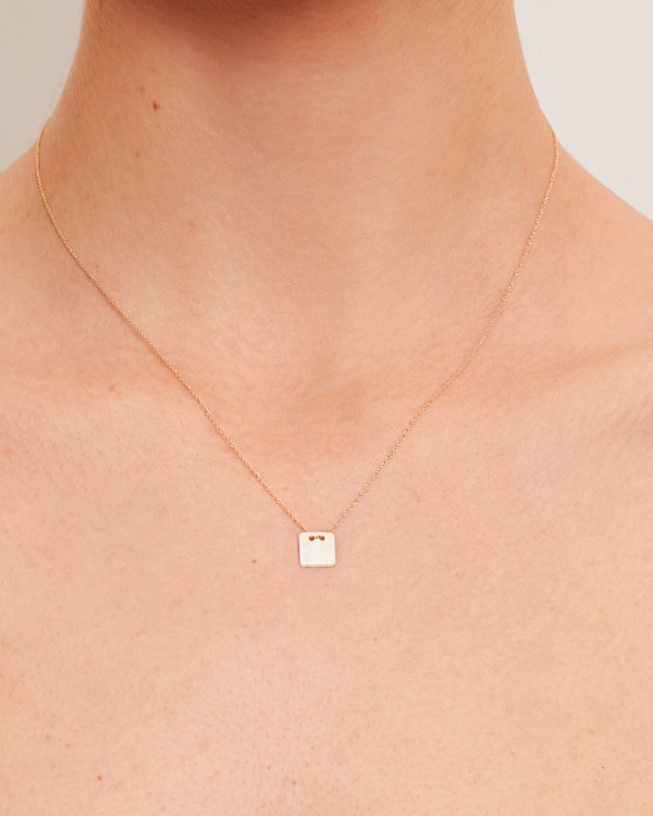 Pendant With Chain Passed Through Square | LECARRE 2