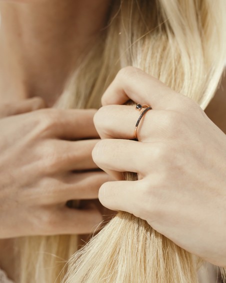 Anello Nomad in oro rosa con diamanti neri | LECARRE