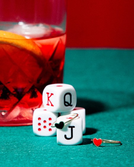 Δαχτυλίδι καρδιά σε χρυσό με μαύρο σμάλτο | LECARRE