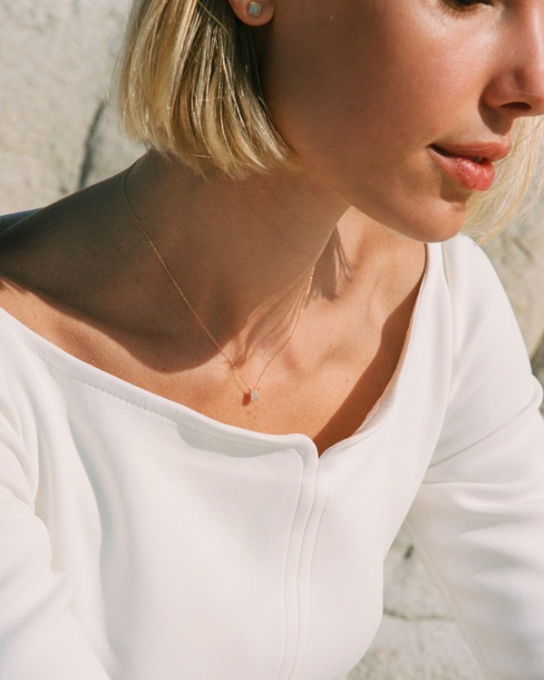 Boucles d'oreilles carrées en perles et or avec diamants | LECARRE 2