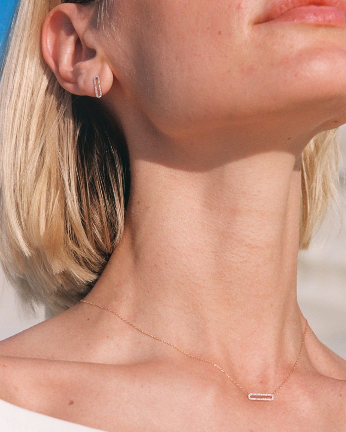 Boucles d'oreilles à boucle en or avec diamants | LECARRE