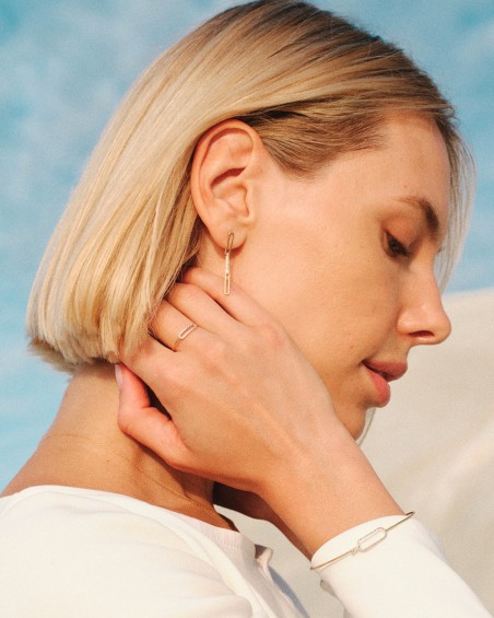 Boucles d'oreilles longues en or avec boucle et diamants | LECARRE