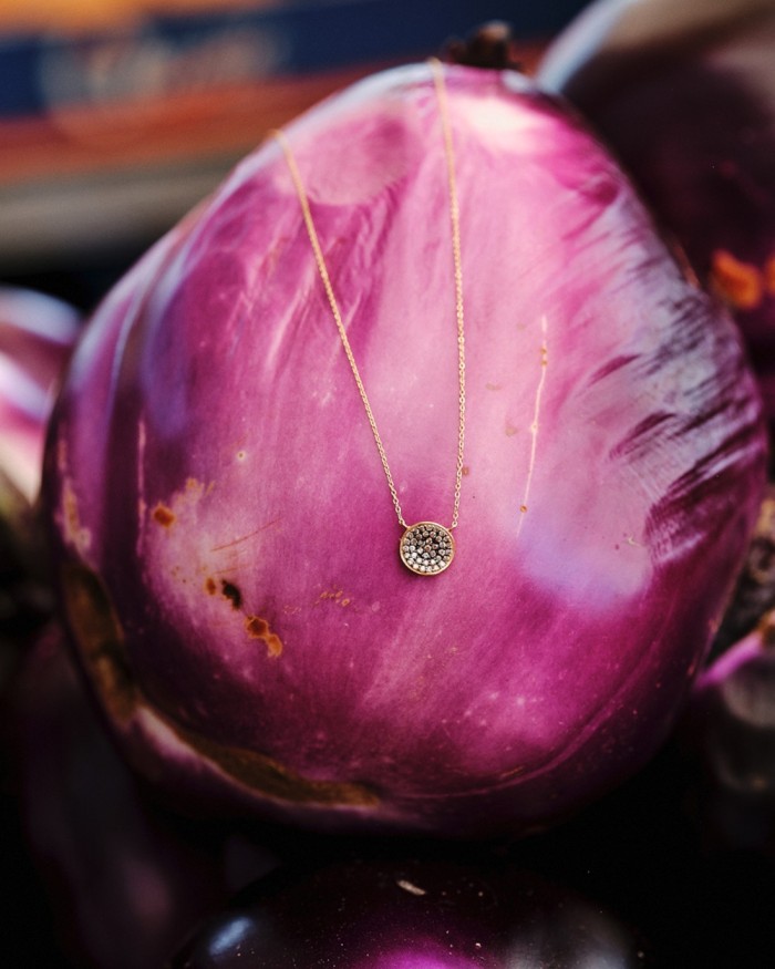 Pingente Vita Gold com Diamantes Pretos | LECARRE