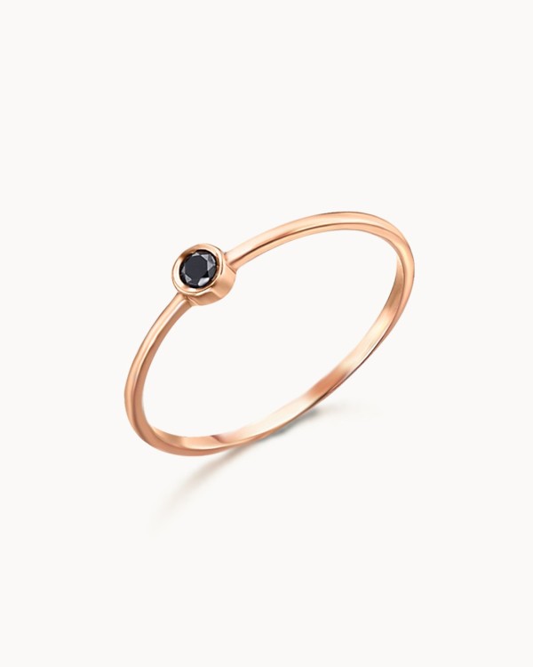 Solitaire-ring i roségull med svart diamant | LECARRE