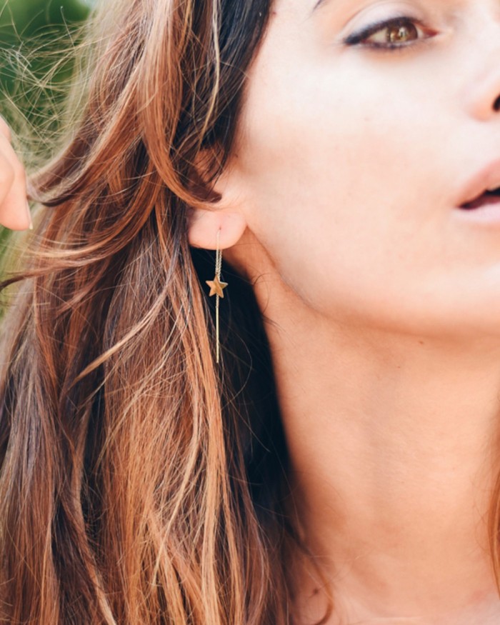 Gouden oorbellen met sterrenketting | LECARRE