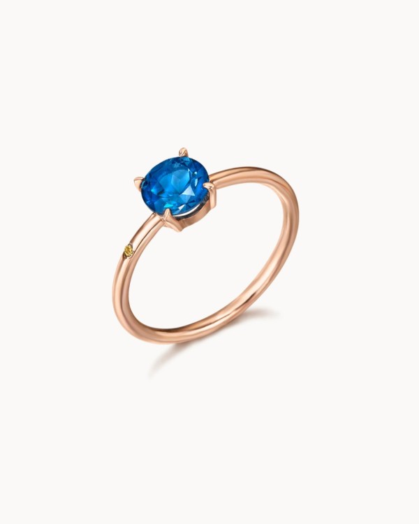 Inel cu Topaz Albastru Londra și Diamant lateral | LECARRE