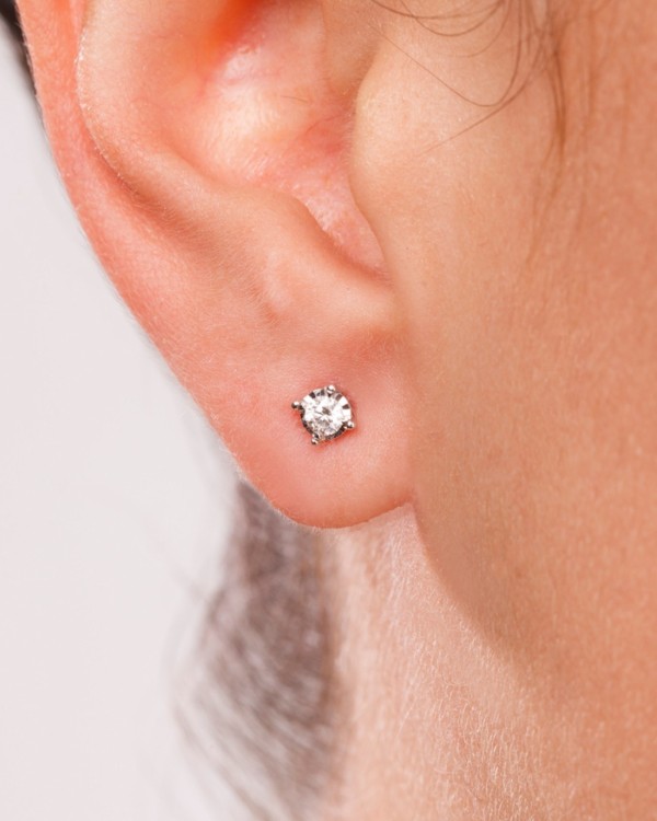 4 Claw Diamond Earrings | LECARRE 2