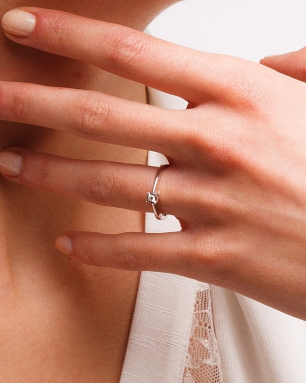 Solitaire ring met 6 klauwen, witgoud en diamant | LECARRE 2