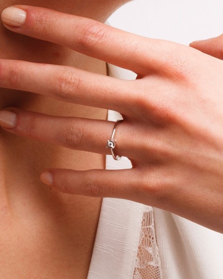 Solitaire 6 klor vitguld med diamanter | LECARRE