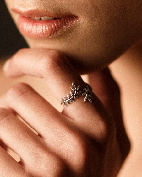 Bague feuille en or et diamants | LECARRE