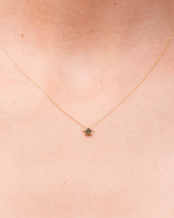 Small Star Pendant With Chain | LECARRE 2