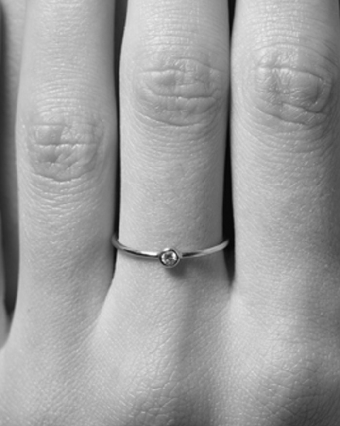 Inel Solitaire din Aur Alb cu Diamant | LECARRE