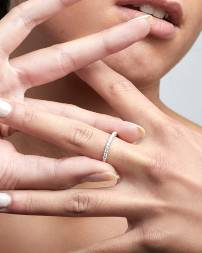 Aliança de casamento meia-casamento em ouro branco com diamantes | LECARRE