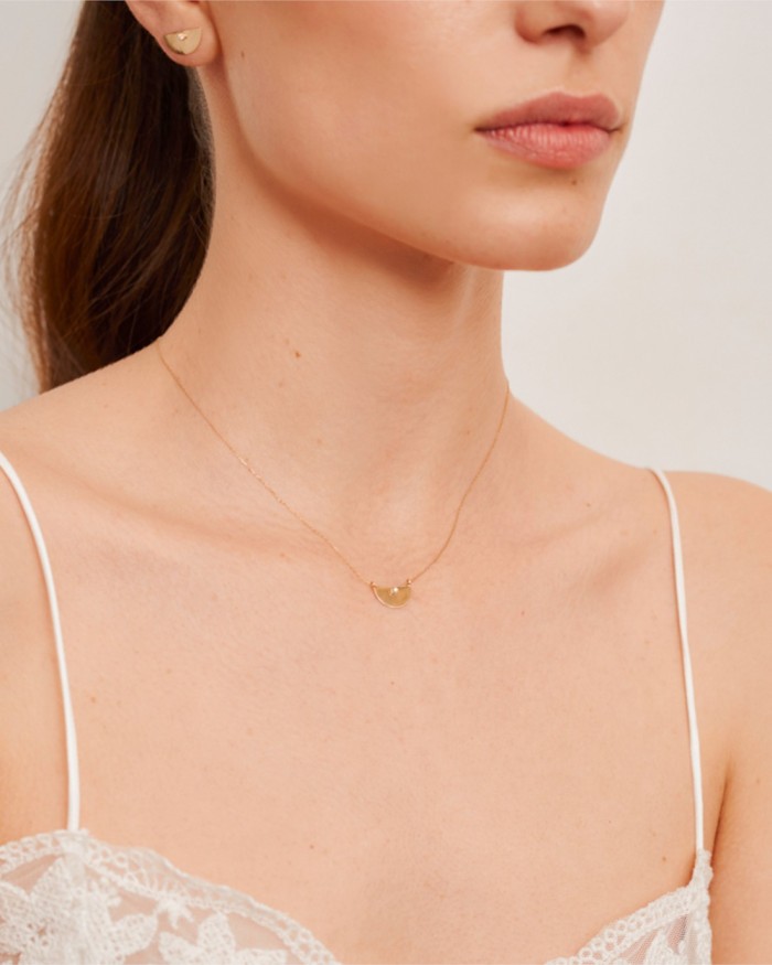 Gargantilha com pingente de diamante em ouro | LECARRE