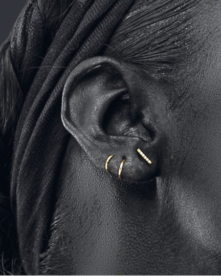 Gouden staafoorbellen met diamanten | LECARRE