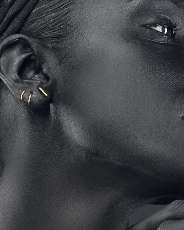 Boucles d'oreilles barrettes en or serties de diamants | LECARRE