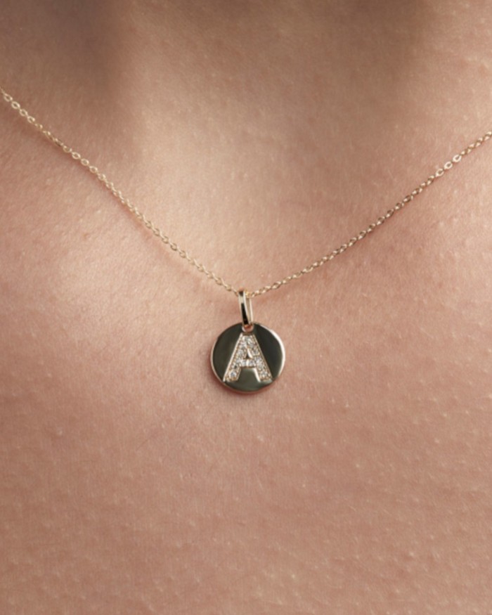 Ketting + Badge (9 mm) Initial Diamonds | LECARRE