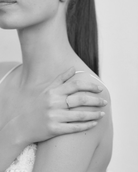 Anel com 5 diamantes em ouro branco | LECARRE