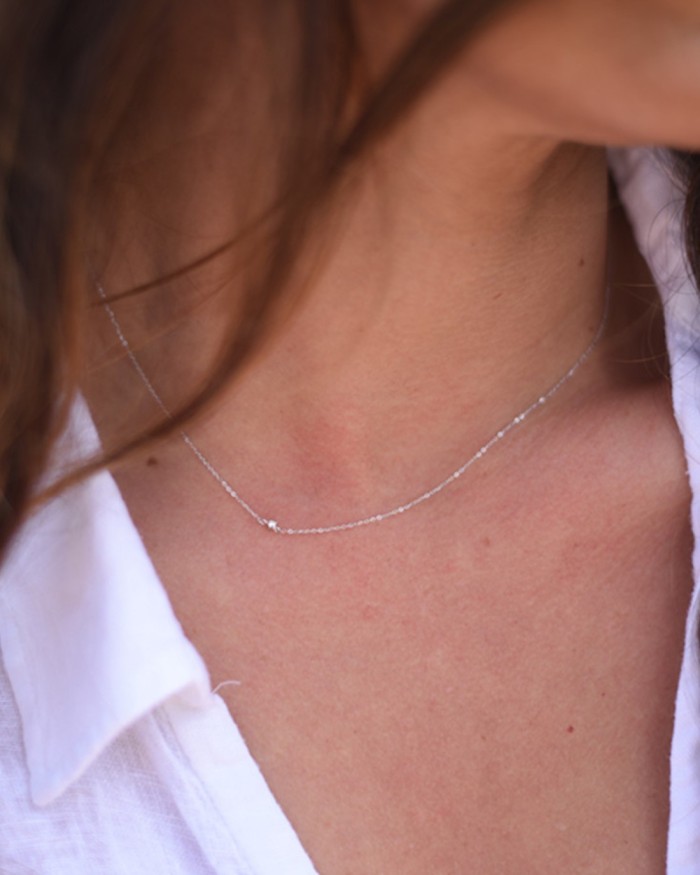 Witgouden ketting met diamanten aan de zijkant | LECARRE