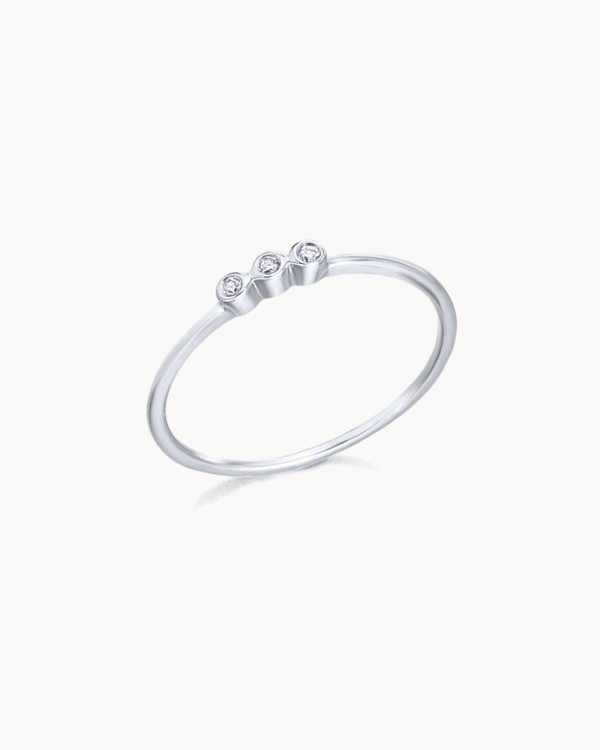 Bague en or blanc sertie de 3 diamants | LECARRE