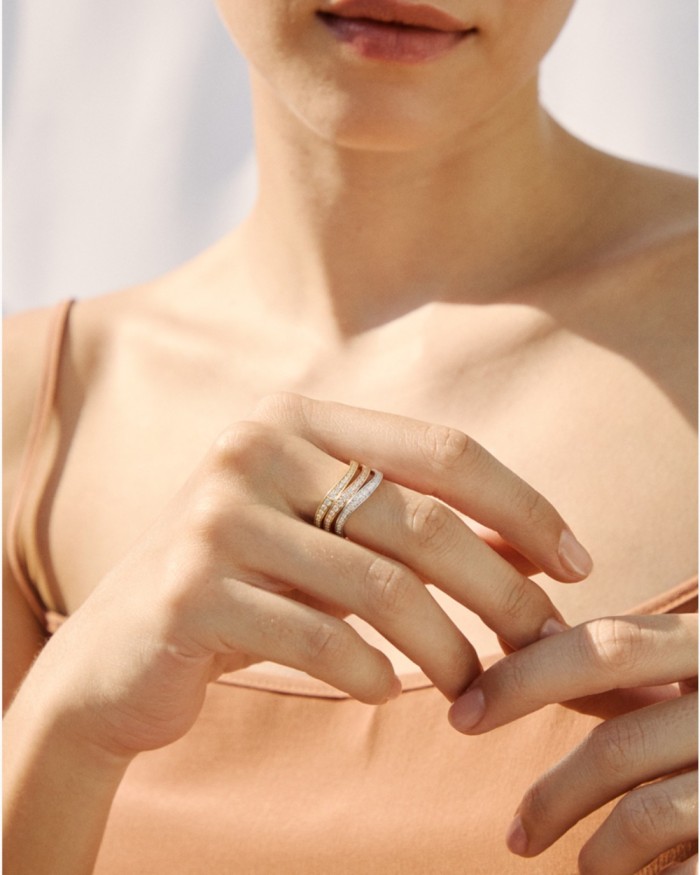 Anello Wave in oro bianco con diamanti | LECARRE