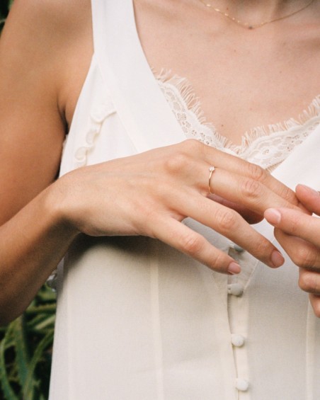 Anello in oro con mini rosetta di diamanti | LECARRE