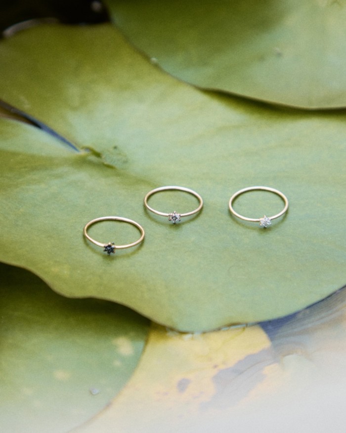 Gouden ring met mini-rozet en diamanten | LECARRE