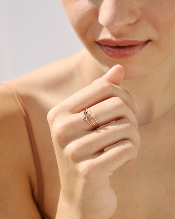 Mini-Ring mit Diamantrosette in Roségold, Schwarz | LECARRE