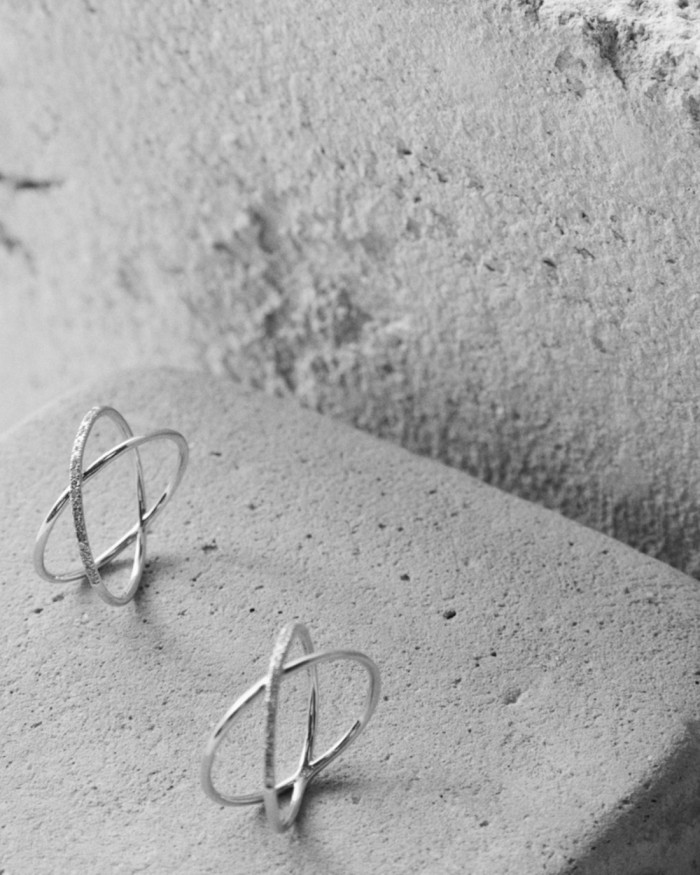 Anillo Cruzado Oro Diamantes | LECARRE