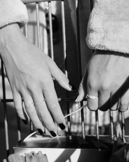 Signetring i hvitt gull med diamanter | LECARRE